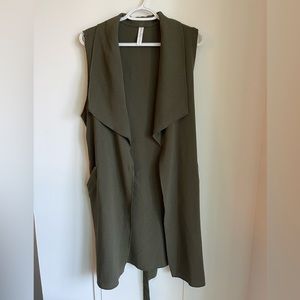 Long green vest blouse